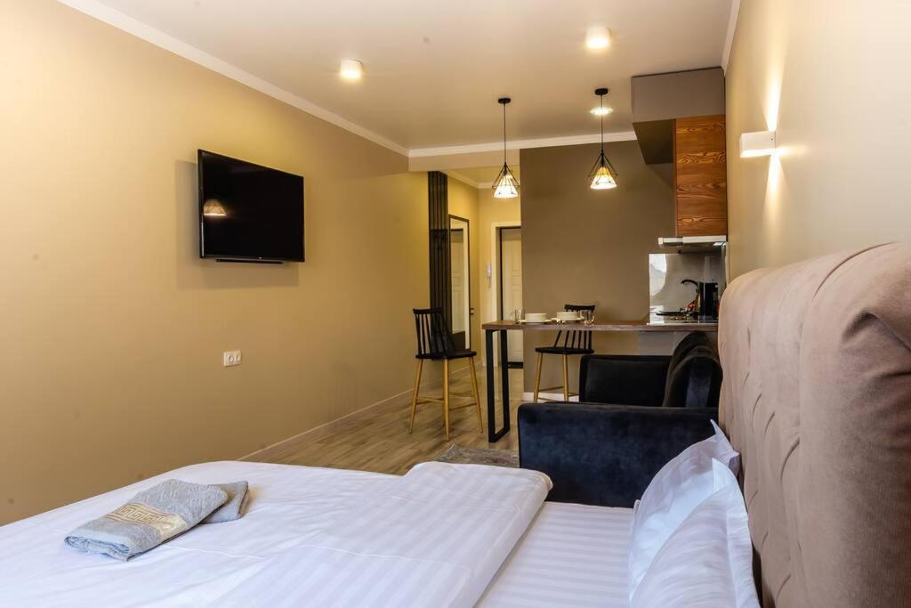 Golden Square 161 Apartment Almaty